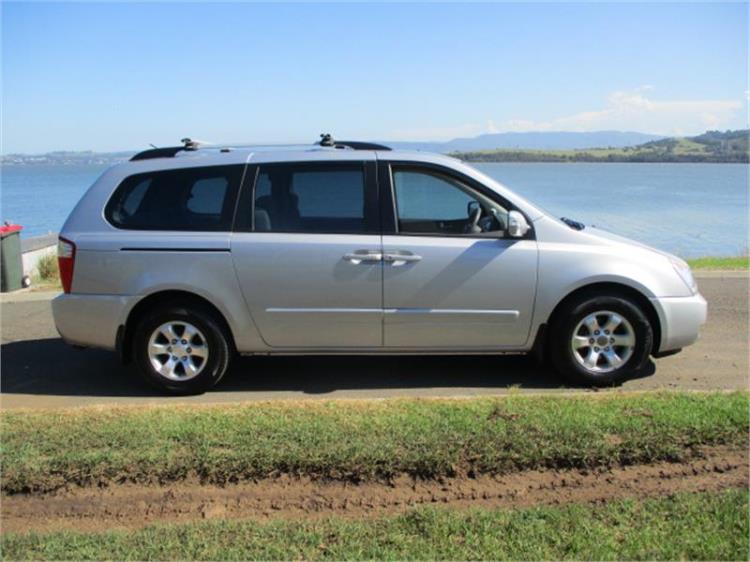 2010 KIA GRAND CARNIVAL 4D WAGON Si VQ MY11