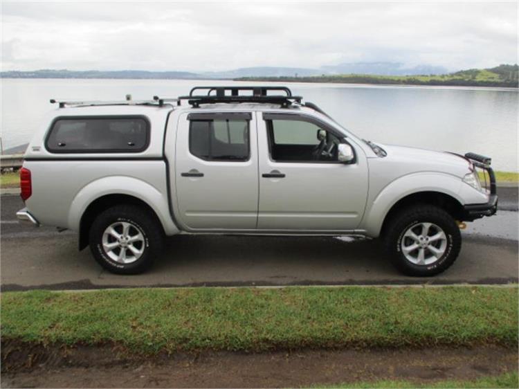 2010 NISSAN NAVARA DUAL CAB P/UP ST-X (4x4) D40