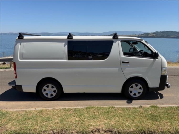 2018 TOYOTA HIACE 4D VAN LWB KDH201R MY16