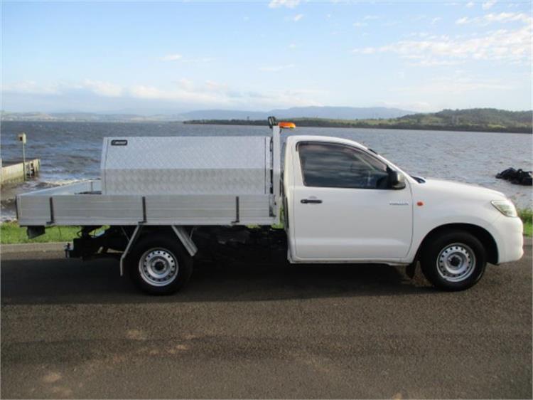 2015 TOYOTA HILUX C/CHAS WORKMATE TGN16R MY14